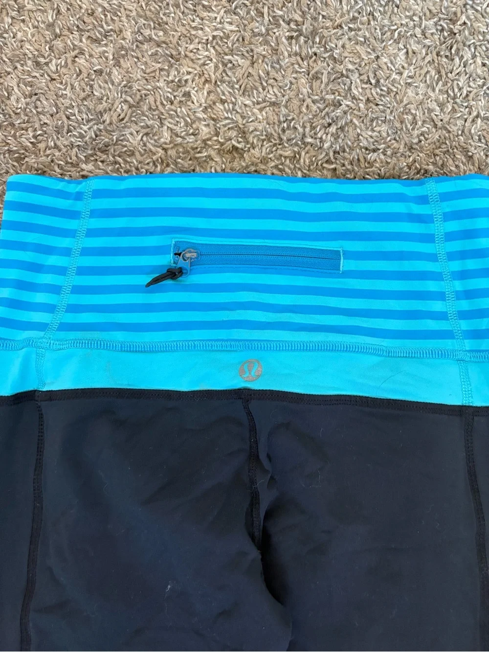 Lululemon Run Inspire Tight Reflective Ruffles Black Blue Rear Zip Sz 4